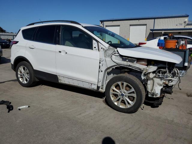 Photo 4 from auction – 2017 FORD ESCAPE SE with VIN 1FMCU9G9XHUD68017
