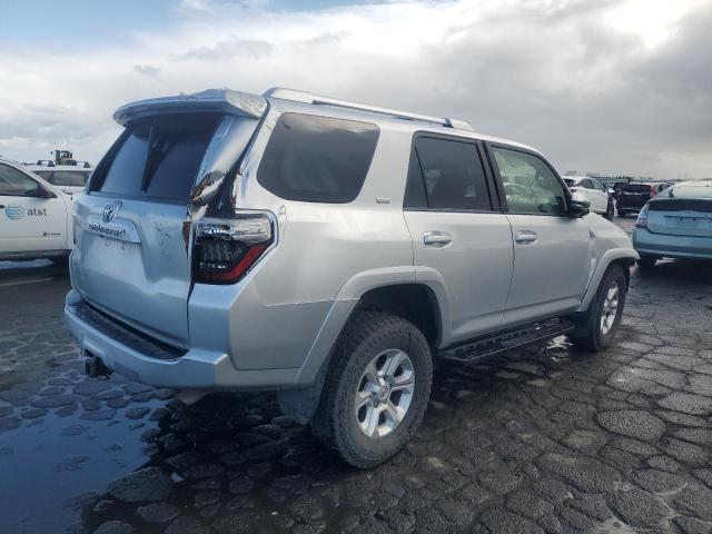 Photo 3 from auction – 2018 TOYOTA 4RUNNER SR with VIN JTEBU5JR0J5592362
