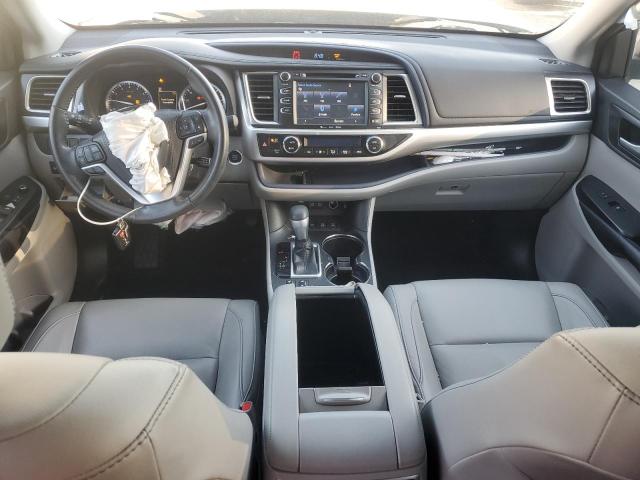 Photo 8 from auction – 2018 TOYOTA HIGHLANDER with VIN 5TDJZRFH5JS559473