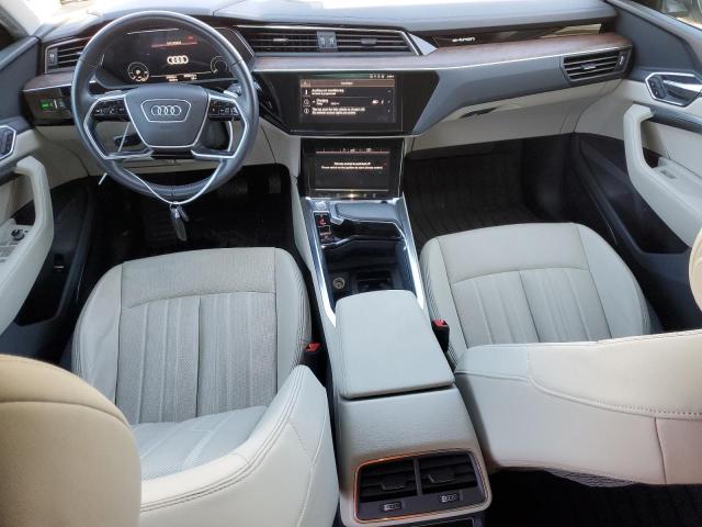 Снимка 8 от търг – 2019 AUDI E-TRON PRE с VIN WA1LAAGE2KB009835