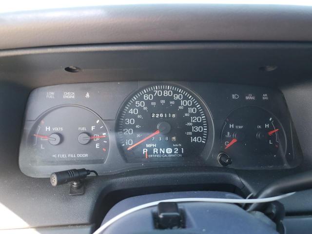 Photo 9 from auction – 2001 FORD CROWN VICT with VIN 2FAFP71W71X176814