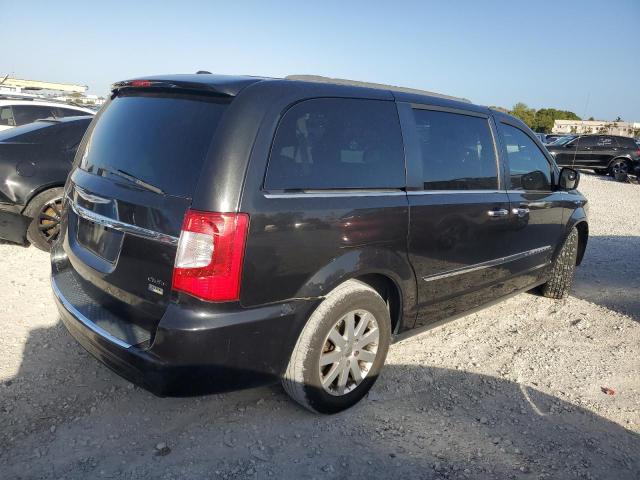 Photo 3 from auction – 2016 CHRYSLER TOWN & COU with VIN 2C4RC1BGXGR239568