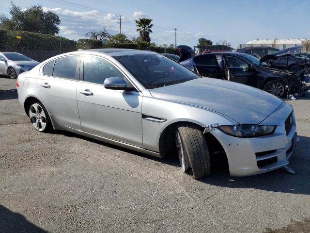 Photo 4 from auction – 2017 JAGUAR XE with VIN SAJAR4BG1HA965596