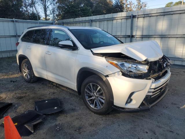 Zdjęcie 4 z aukcji – 2018 TOYOTA HIGHLANDER z VIN 5TDJZRFH5JS559473