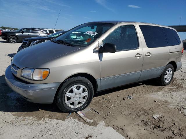TOYOTA SIENNA CE 2000 with VIN 4T3ZF19C5YU174226 - Photo from auction