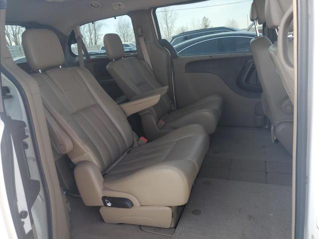 Photo 11 from auction – 2014 CHRYSLER TOWN & COU with VIN 2C4RC1BG7ER413478