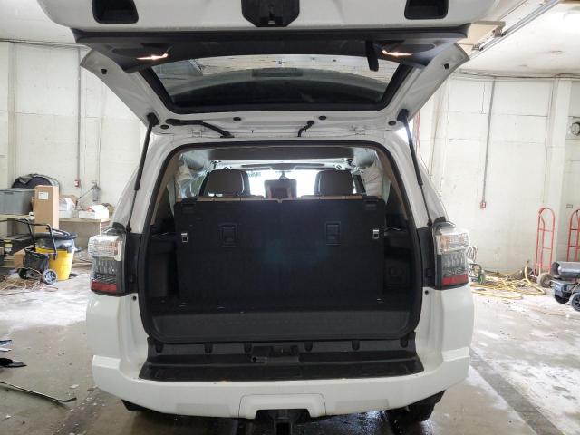 Photo 6 from auction – 2019 TOYOTA 4RUNNER SR with VIN JTEBU5JR7K5694081