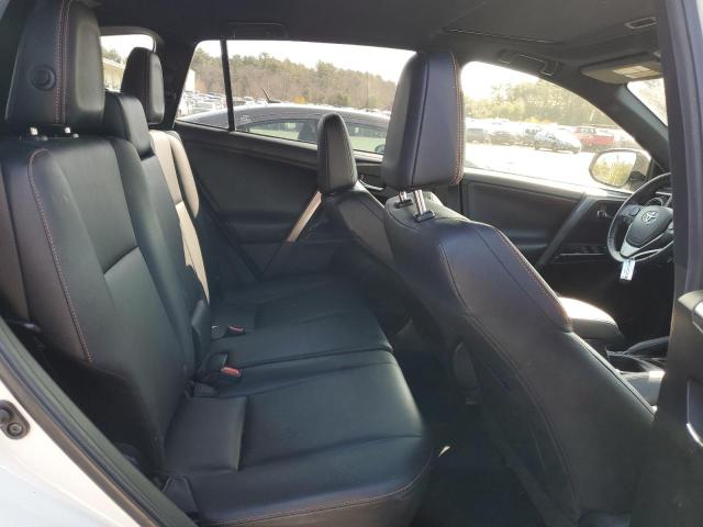 Photo 11 from auction – 2016 TOYOTA RAV4 SE with VIN JTMJFREV4GJ083254