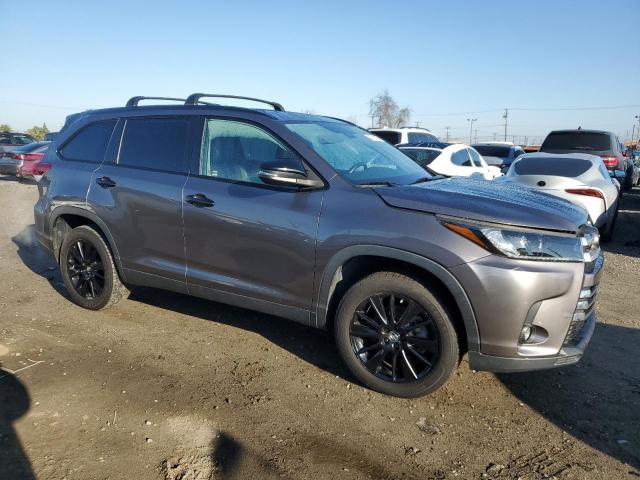 Photo 4 from auction – 2019 TOYOTA HIGHLANDER with VIN 5TDKZRFH5KS325310
