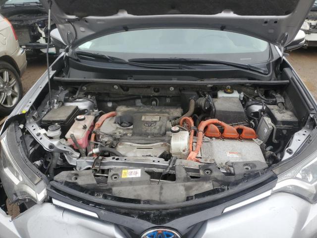 Photo 12 from auction – 2017 TOYOTA RAV4 HV LE with VIN JTMRJREV2HD080693