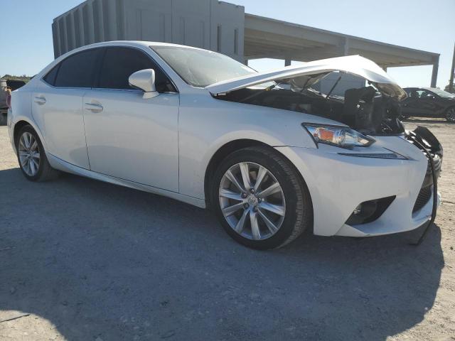 Снимка 4 от търг – 2016 LEXUS IS 200T с VIN JTHBA1D22G5035254