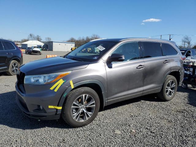 TOYOTA HIGHLANDER 2016 with VIN 5TDKKRFHXGS147695 - Photo from auction