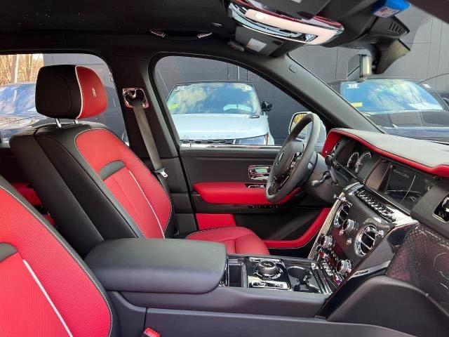 Photo 5 from auction – 2022 ROLLS-ROYCE CULLINAN B with VIN SLATV8C02NU2121XX