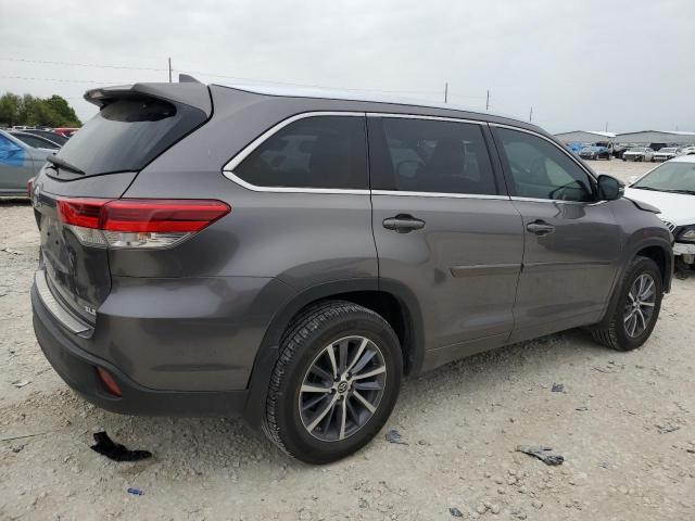 Снимка 3 от търг – 2018 TOYOTA HIGHLANDER с VIN 5TDKZRFHXJS262347