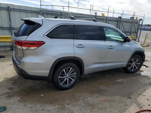 Photo 3 from auction – 2017 TOYOTA HIGHLANDER with VIN 5TDJZRFH2HS484001