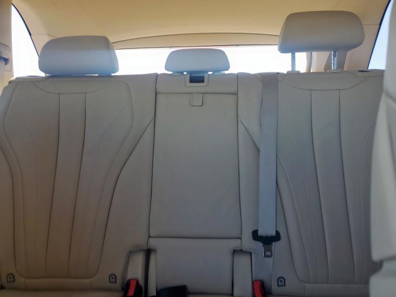 Photo 10 from auction – 2015 BMW X5 XDRIVE5 with VIN 5UXKR6C57F0J74647