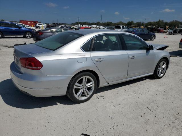 Photo 3 from auction – 2015 VOLKSWAGEN PASSAT SEL with VIN 1VWCV7A31FC047204