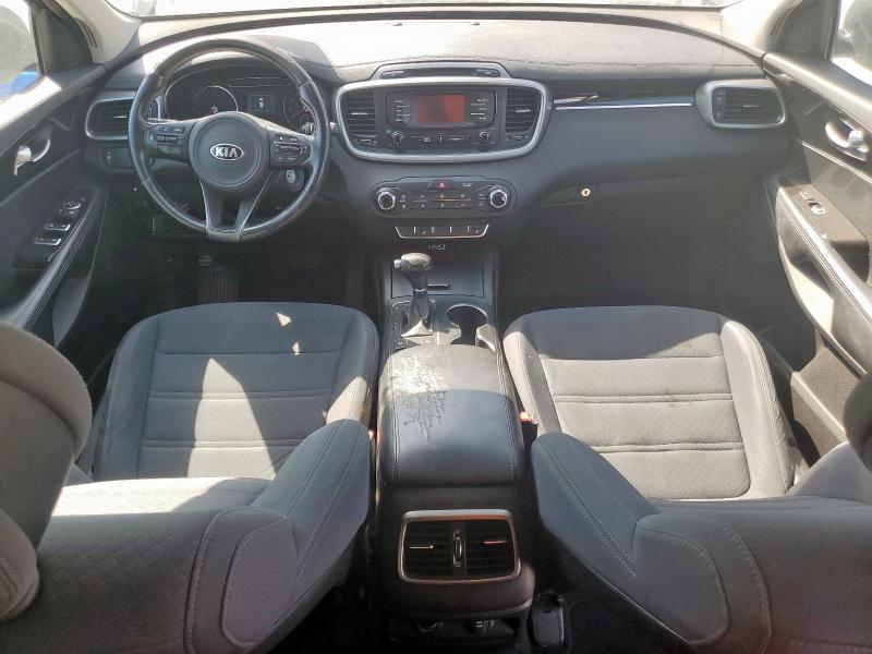 Photo 8 from auction – 2016 KIA SORENTO LX with VIN 5XYPG4A33GG015283