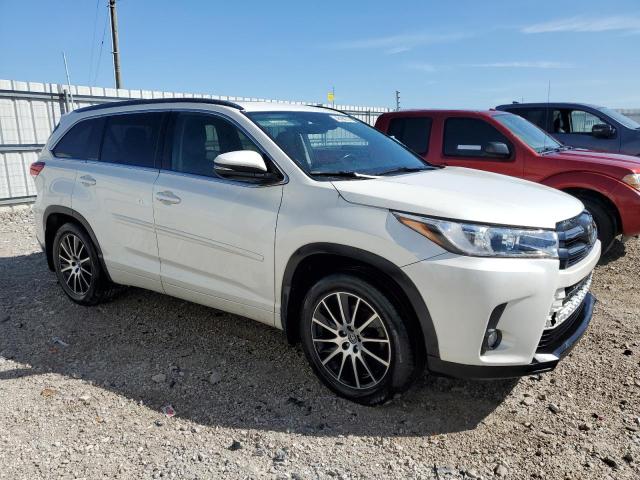 Photo 4 from auction – 2018 TOYOTA HIGHLANDER with VIN 5TDJZRFH0JS559039