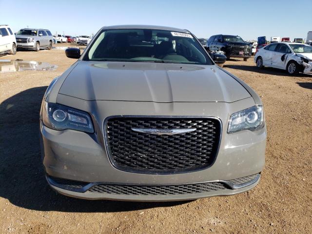 Photo 5 from auction – 2019 CHRYSLER 300 TOURIN with VIN 2C3CCARGXKH533874