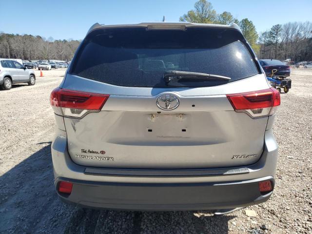 Photo 6 from auction – 2018 TOYOTA HIGHLANDER with VIN 5TDJZRFH5JS857148