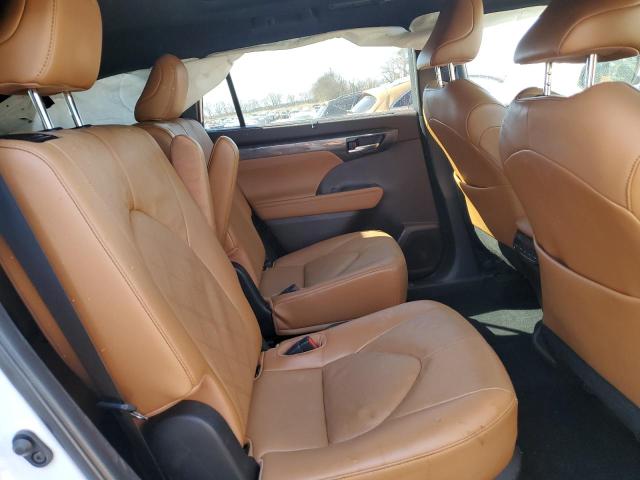 Photo 11 from auction – 2022 TOYOTA HIGHLANDER with VIN 5TDFZRAH4NS122700