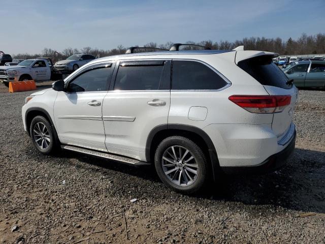 Фото 2 с аукциона – 2018 TOYOTA HIGHLANDER с VIN 5TDJZRFH1JS894696