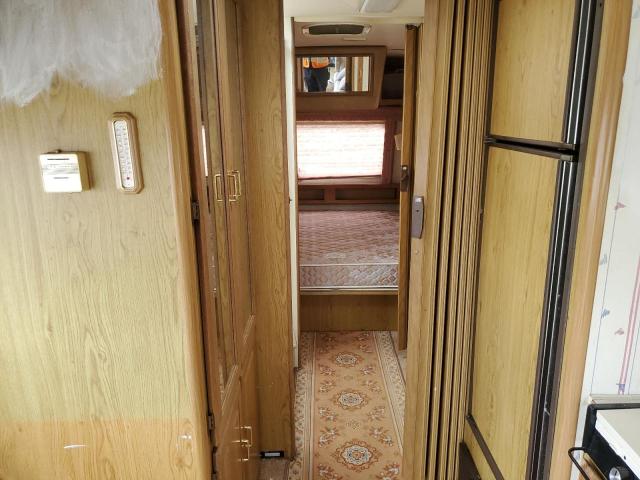 Photo 6 from auction – 1989 WINNEBAGO CHIEFTAIN with VIN 1GBKP37W3K3313260