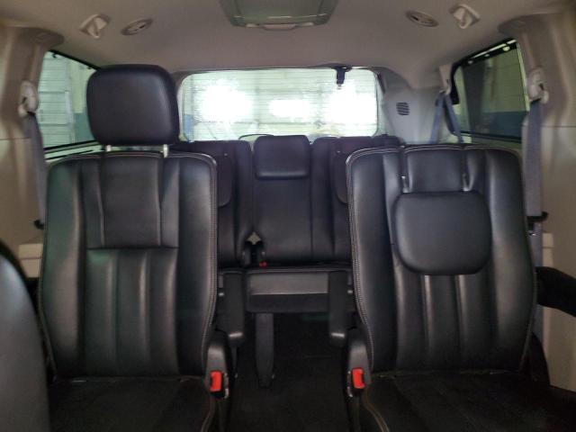 Photo 10 from auction – 2016 CHRYSLER TOWN & COU with VIN 2C4RC1CG2GR199856