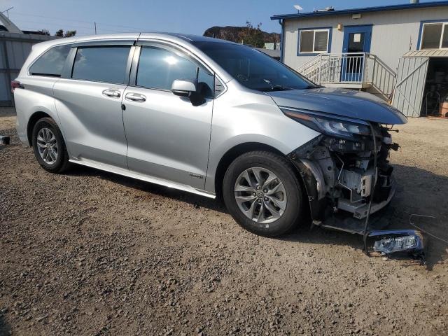 Photo 4 from auction – 2021 TOYOTA SIENNA LE with VIN 5TDKRKEC8MS070877