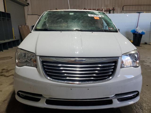 Photo 5 from auction – 2014 CHRYSLER TOWN & COU with VIN 2C4RC1CGXER133391