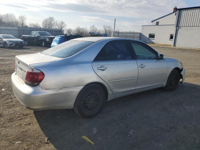 Photo 3 from auction – 2005 TOYOTA CAMRY LE with VIN 4T1BE30KX5U615759