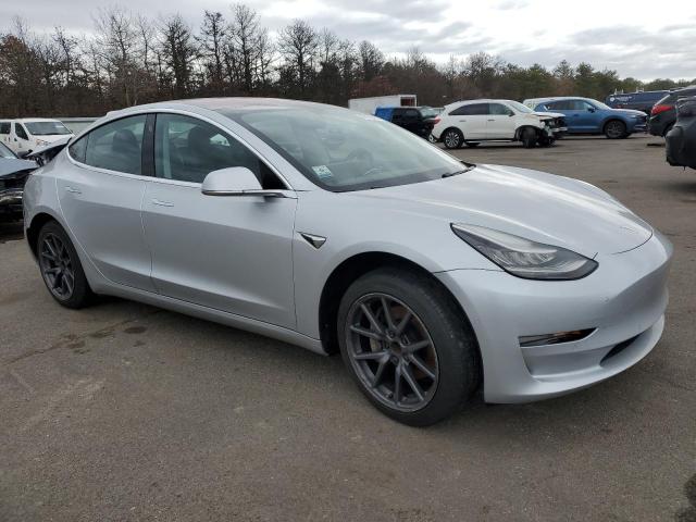 Photo 4 from auction – 2018 TESLA MODEL 3 with VIN 5YJ3E1EA5JF005199