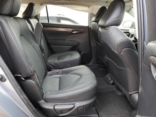 Photo 11 from auction – 2022 TOYOTA HIGHLANDER with VIN 5TDDZRBH9NS223687