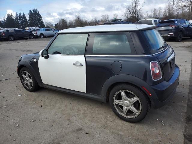 Photo 2 from auction – 2008 MINI COOPER with VIN WMWMF33558TU63803