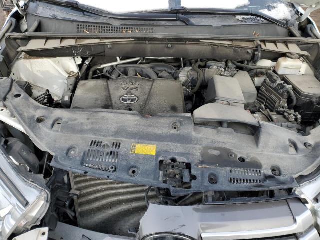 Снимка 12 от търг – 2018 TOYOTA HIGHLANDER с VIN 5TDBZRFH8JS837707