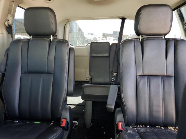 Photo 10 from auction – 2016 CHRYSLER TOWN & COU with VIN 2C4RC1BG4GR280665