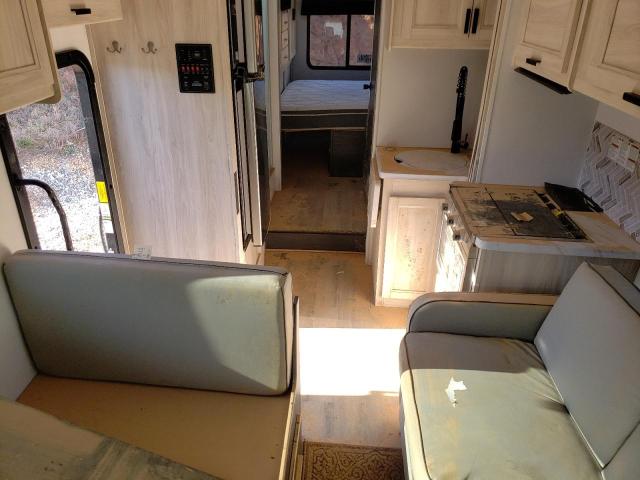 Photo 6 from auction – 2024 FORD ECONOLINE with VIN 1FDXE4FN8RDD04995