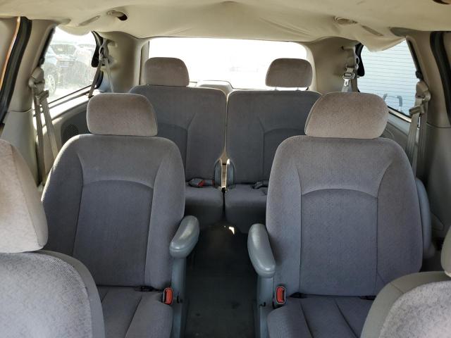 Photo 10 from auction – 2001 CHRYSLER TOWN & COU with VIN 2C8GP74L71R294817