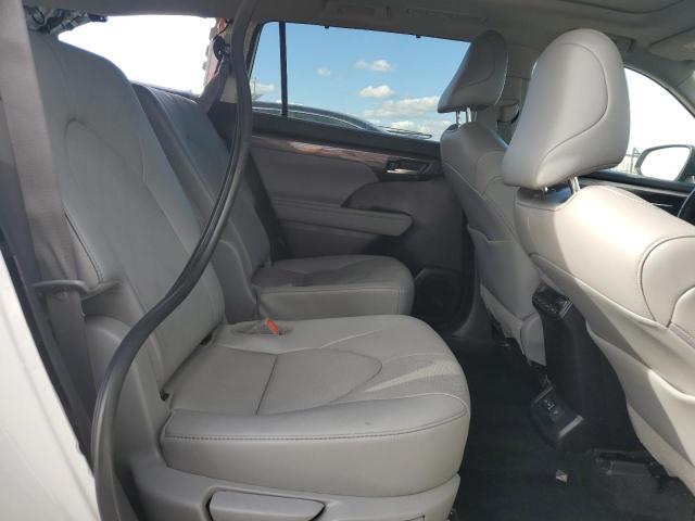 Photo 11 from auction – 2022 TOYOTA HIGHLANDER with VIN 5TDFZRBH0NS165395