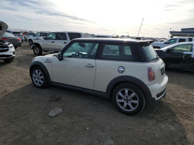 Photo 2 from auction – 2010 MINI COOPER S with VIN WMWMF7C56ATZ74143