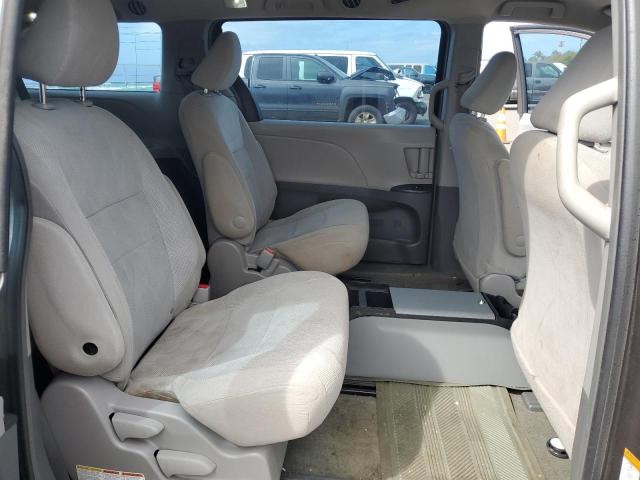 Photo 11 from auction – 2015 TOYOTA SIENNA with VIN 5TDZK3DC0FS528361