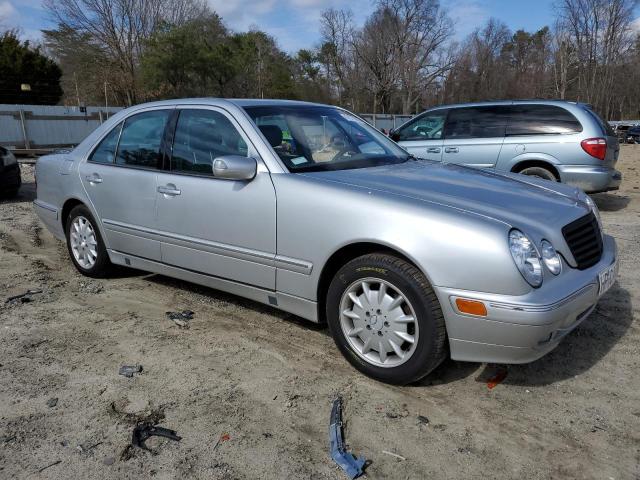 Photo 4 from auction – 2001 MERCEDES-BENZ E 320 with VIN WDBJF65J71B310514