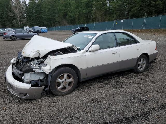 LEXUS ES 300 1998 with VIN JT8BF28GXW0107231 - Photo from auction