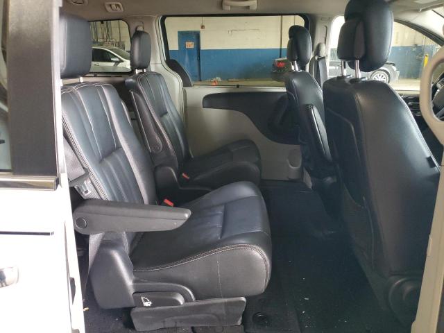 Photo 11 from auction – 2016 CHRYSLER TOWN & COU with VIN 2C4RC1BGXGR253230