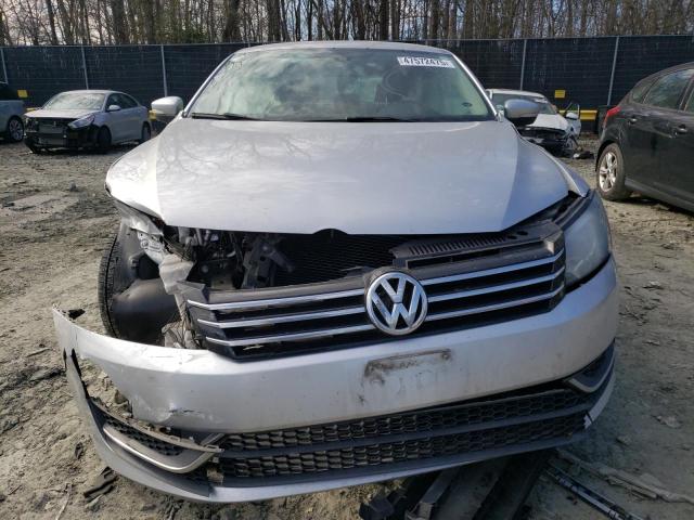 Photo 5 from auction – 2015 VOLKSWAGEN PASSAT with VIN 1VWAT7A32FC097459