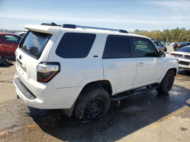 Photo 3 from auction – 2020 TOYOTA 4RUNNER SR with VIN JTEZU5JRXL5225065