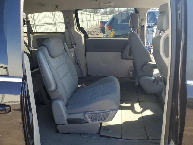 Photo 11 from auction – 2010 CHRYSLER TOWN & COU with VIN 2A4RR2D17AR423526