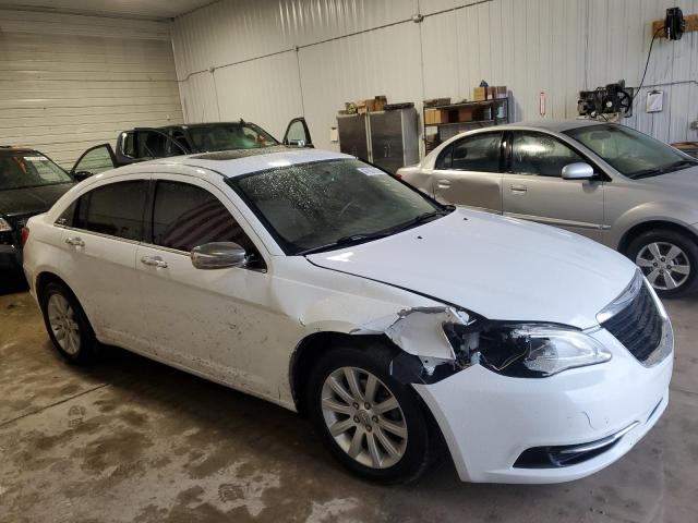 Photo 4 from auction – 2013 CHRYSLER 200 LIMITE with VIN 1C3CCBCG3DN747470
