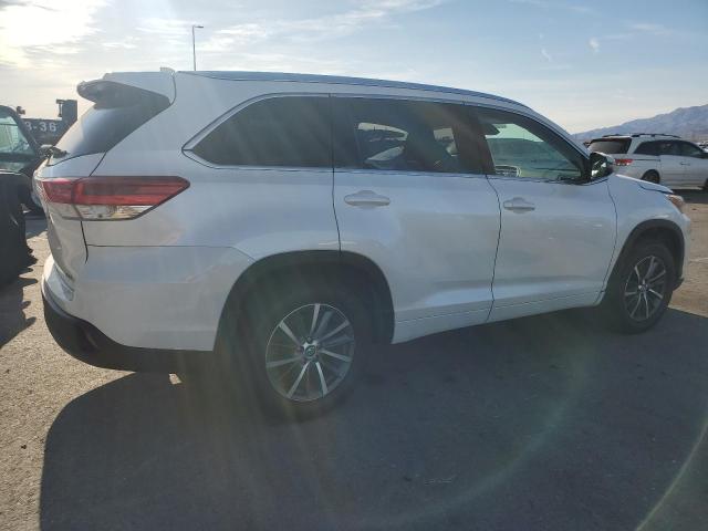 Снимка 3 от търг – 2017 TOYOTA HIGHLANDER с VIN 5TDJZRFH9HS479748